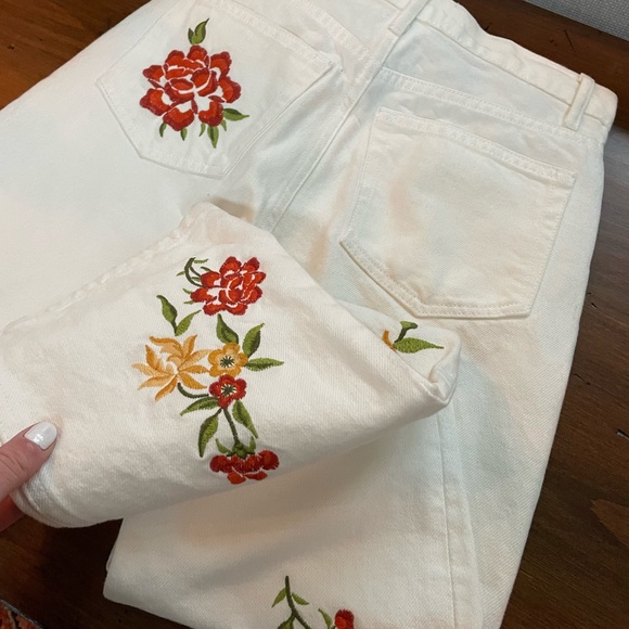 NWT reformation cynthia high rise straight jeans in flora embroidery - Picture 8 of 14